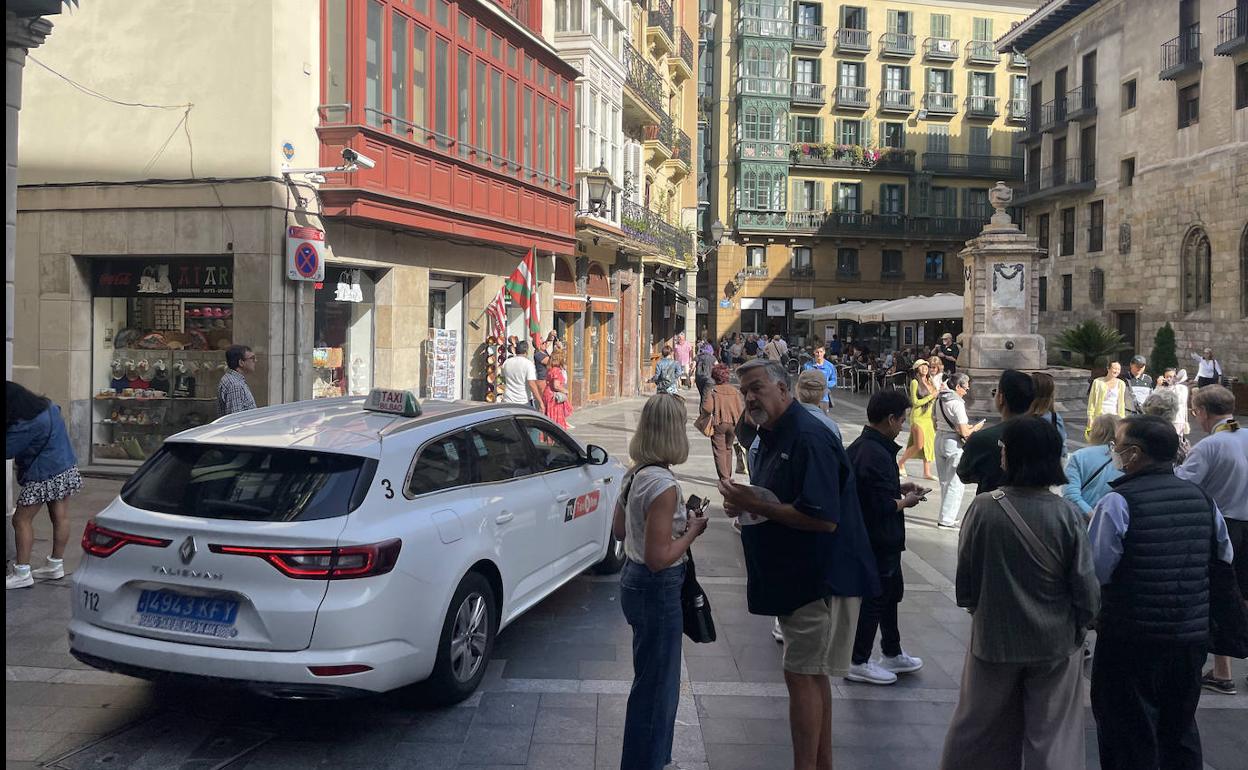 El PP pide derogar la norma que restringe el acceso de coches al Casco